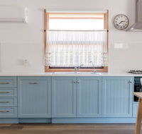 Bird In Hand Cottage Port Noarlunga - Accommodation QLD