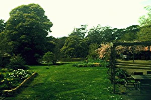 Weegena TAS Accommodation QLD