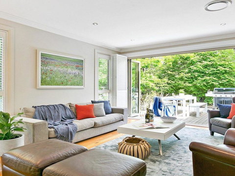 Bitola - Walk To The Village, Coffee And Pub - Accommodation QLD 0