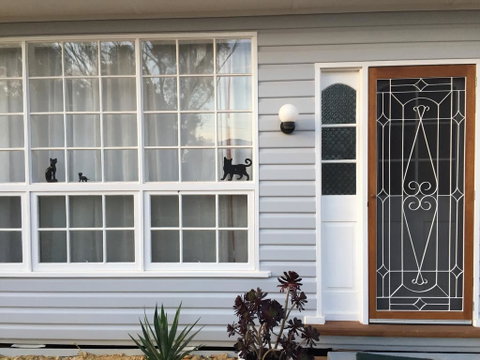 Black Cat Retreat Holiday Home - Accommodation QLD 2