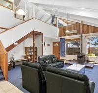 Black Dolphin Waterfront Townhouse - Bay Views - Accommodation QLD