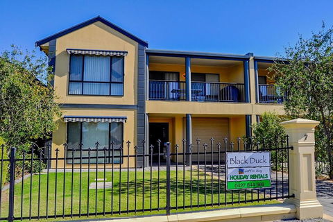 Black Duck - Accommodation QLD 0