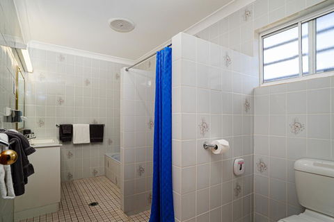 Blue Diamond Motor Inn - Accommodation QLD 2