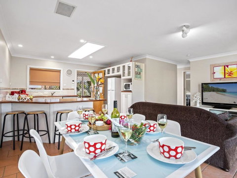Blue Haze - Air Conditioned Comfort - Accommodation QLD 0