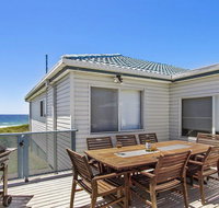 Blue Horizon - beachfront with fireplace - Accommodation QLD