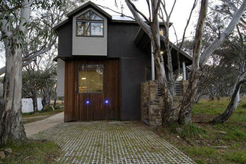 Blue Ice - Accommodation QLD 0