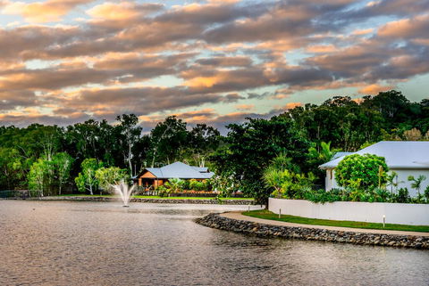 Blue Lagoon Villa B - Accommodation QLD 3