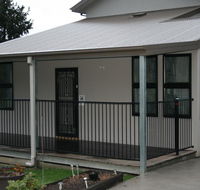 Blue Manor On Fairway - Accommodation QLD
