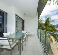 Blue on Blue Apartment 332 - Accommodation QLD
