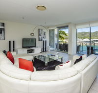 Blue on Blue Penthouse Apartment 335 - Accommodation QLD