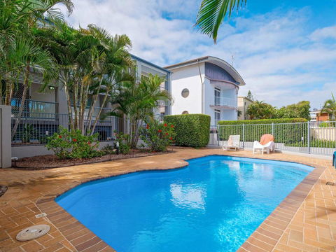 Blue Pacific 2 - Across The Road From Pippi Beach - Accommodation QLD 2