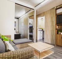 Blue Sapphire Village - Accommodation QLD