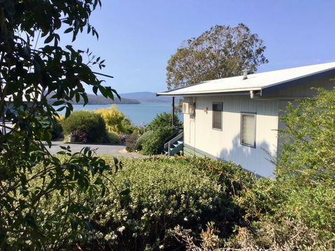 Blue Waters Holiday Cottages - Accommodation QLD 0