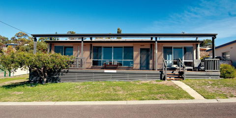 Blue Wren Beach House - Accommodation QLD 1
