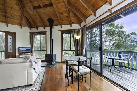 Bluegums Cabins - Accommodation QLD 2
