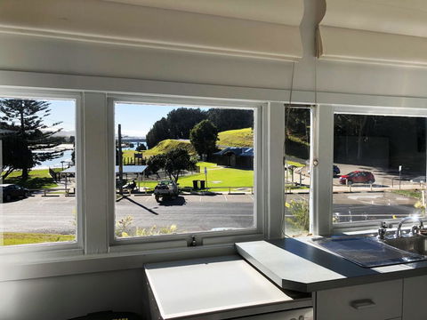 Bluewater House - Accommodation QLD 3