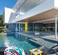 Bluey's Beach House - 5 Bedroom - Accommodation QLD