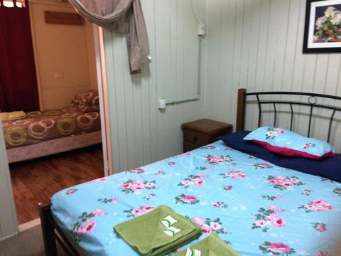 Bluff Hotel - Accommodation QLD 0