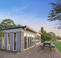 Bluff View River House - Stunning Riverfront - Accommodation QLD