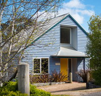 Boatshed Villa Yellow Door - Accommodation QLD