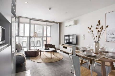 Boho On Morphett-In The Heart Of The CBD - Wifi - Nespresso - Netflix - Accommodation QLD 0
