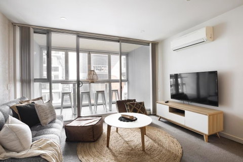 Boho On Morphett-In The Heart Of The CBD - Wifi - Nespresso - Netflix - Accommodation QLD 1