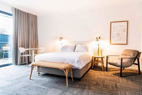 The Ned Ryan Motel - Accommodation QLD 3