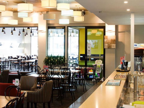 The Oaks Hotel Motel - Accommodation QLD 1