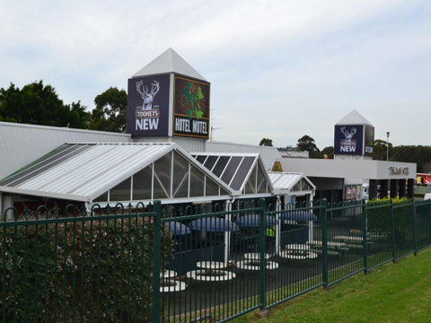 The Oaks Hotel Motel - Accommodation QLD 0