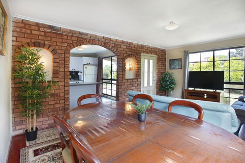 Three Bedroom Sweet Retreat In Coburg - Accommodation QLD 2