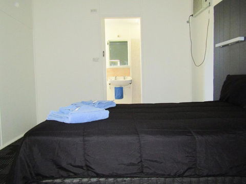 Tinman Roadhouse - Accommodation QLD 1