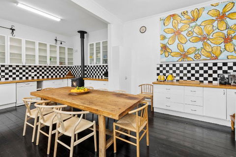 WARATAH At Queenscliff - Accommodation QLD 3