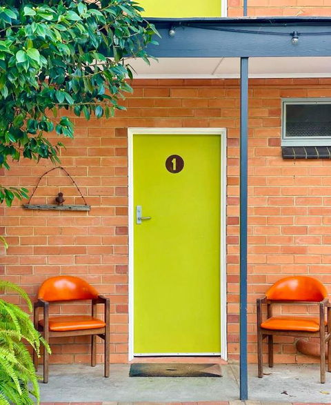 WARBURTON MOTEL - Where Mid-century Style Meets The Mountains - Accommodation QLD 2