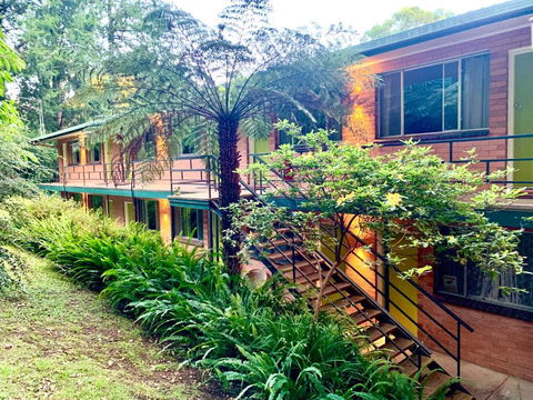 WARBURTON MOTEL - Where Mid-century Style Meets The Mountains - Accommodation QLD 3