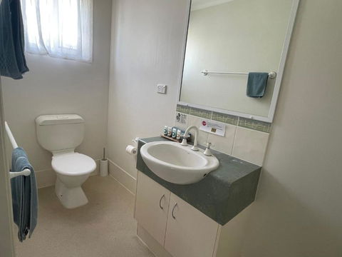 Warrego Motel - Accommodation QLD 1