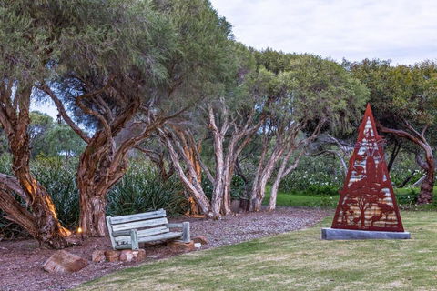 WATERFRONT - Accommodation QLD 2