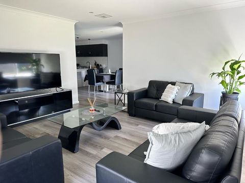 Xquisite - Accommodation QLD 0