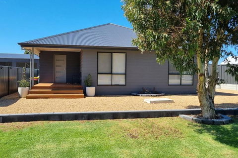 Wellington Marina70 - Accommodation QLD 1