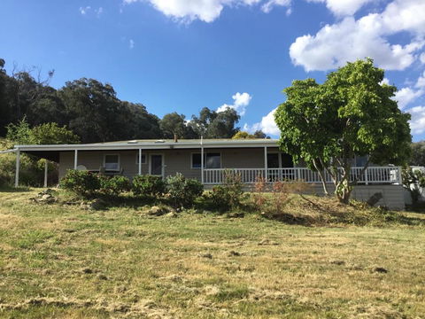Yackandandah Farm Homestead - Accommodation QLD 1