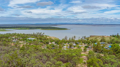 BIG4 Lake Maraboon Holiday Village - Accommodation QLD 0