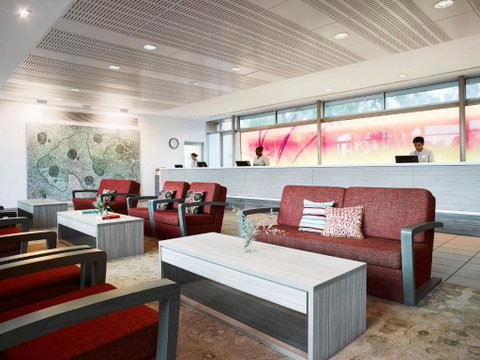 Desert Gardens Hotel - Accommodation QLD 2