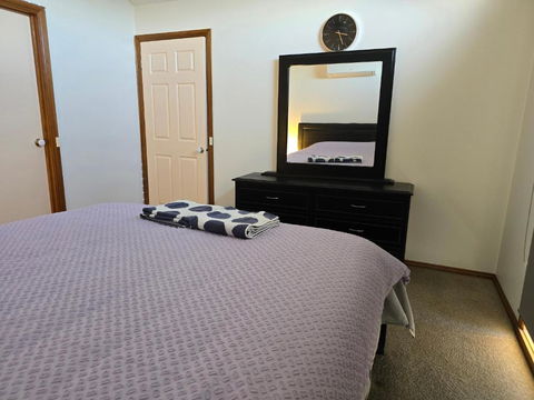 Family Retreat - Narre Warren - Accommodation QLD 3