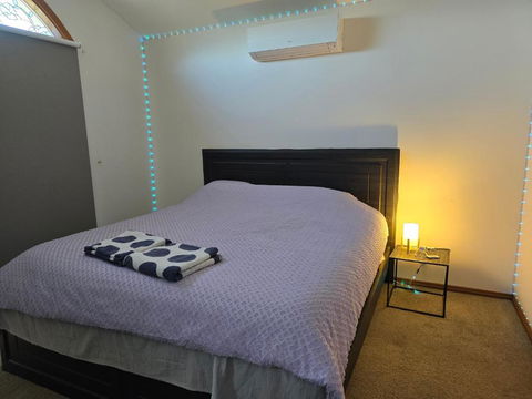 Family Retreat - Narre Warren - Accommodation QLD 4