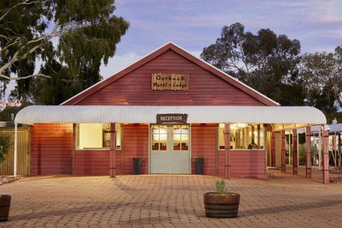Outback Hotel - Accommodation QLD 0
