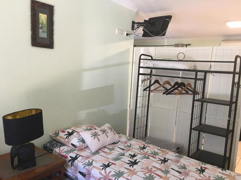 Palmerston Sunset Retreat - Accommodation QLD 3