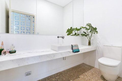ZenLux Massive 5-BR Holiday Home - Pool - BBQ - Accommodation QLD 3