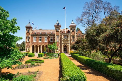 Perth Scavenger Hunt: Perched On A Swan - Accommodation QLD 0