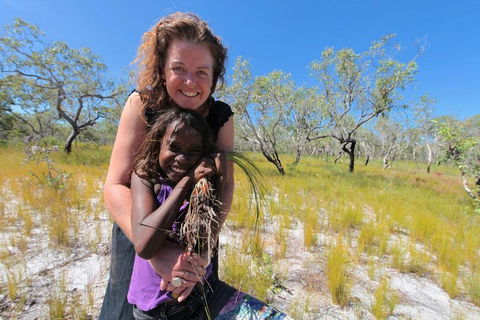 Gay-Wu Woman's 5 Day Yolngu Homeland Tour - Accommodation QLD 1