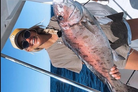 3/4 Day 7 Hour Offshore Fishing Charter - Accommodation QLD 1