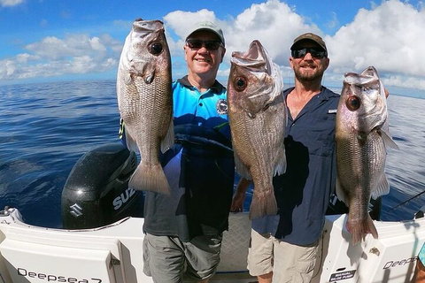 Full Day 9.5 Hour Offshore Fishing Charter - Accommodation QLD 1